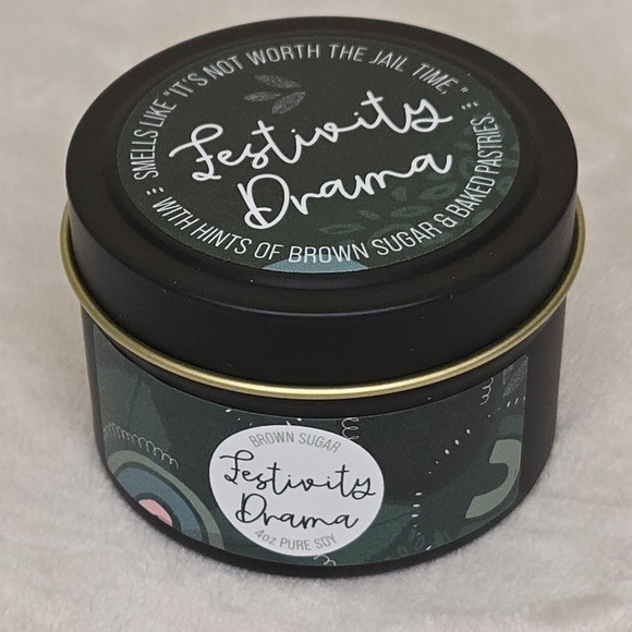 Festivus Soy Wood Wick Candle Brown Sugar and Baked Pastry 4 oz - Picture 2 of 7